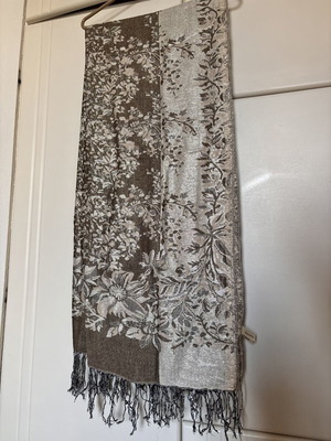 Εσάρπα πασμίνα με μεταλιζέ κλωστή, καφέ και χρυσαφί