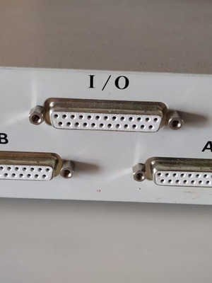 Data Transfer Switch Equip SW0201M used, manual 2-position switch