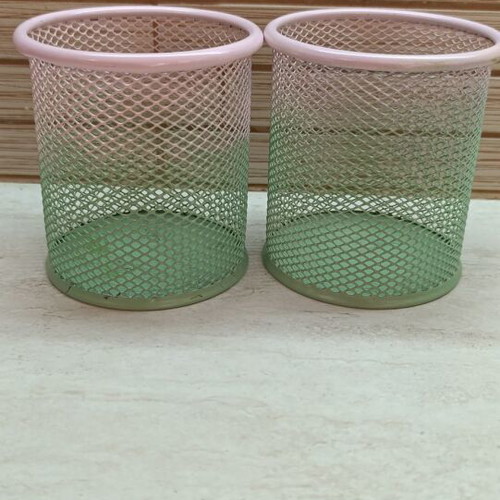 Pencil holders like new set of 2 green and pink shades