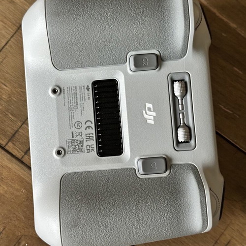 DJI RC Controller σαν καινούργιο με τζαμάκι προστασίας και κάρτα SD 64GB