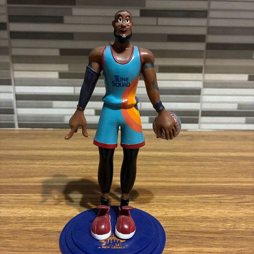 Looney Tunes Space Jam figures like new set with Funko Pop Daffy Duck