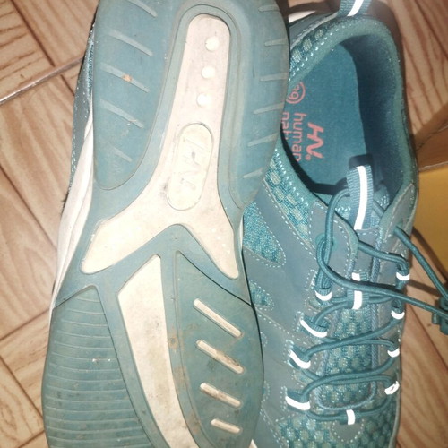 Turquoise athletic shoes size 39 like new