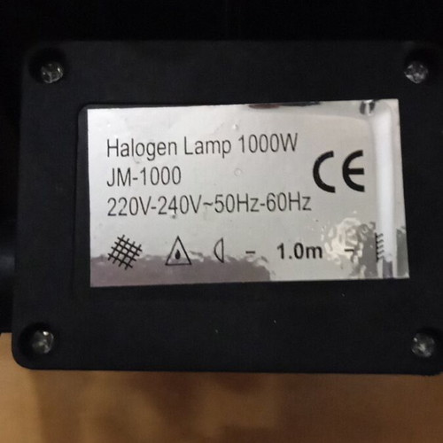 Halogen floodlight 1,000 watt new with extra bulb