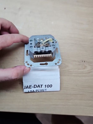 Uae-dat 100 heavy-duty network socket new without frame