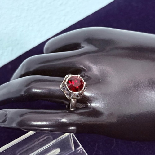 Silver Gothic Jenavi ring new, red