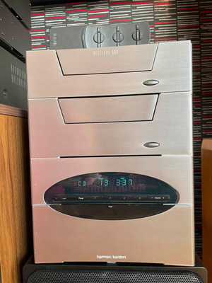 Harman/Kardon Festival 500 four-component audio system