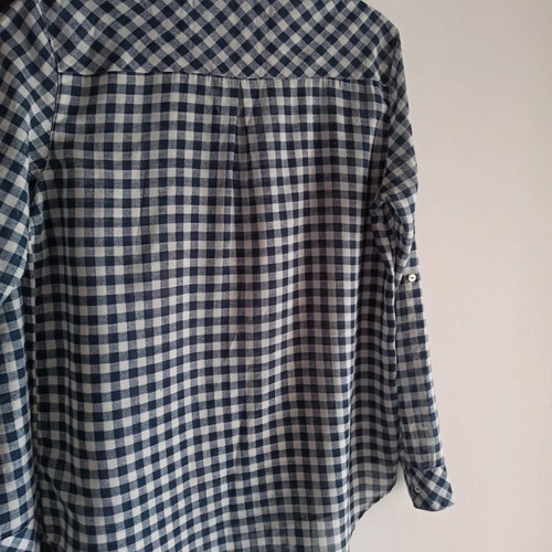 Stradivarius women's checked shirt like new, white and blue, size M/L