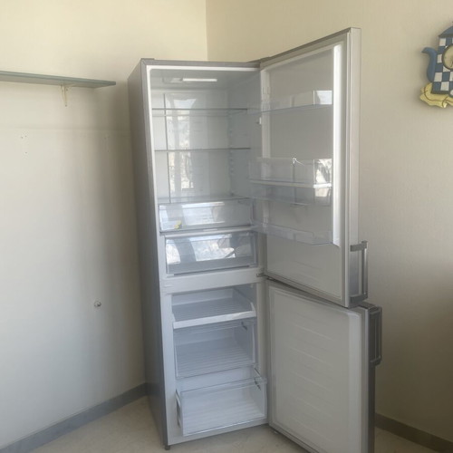 Delonghi refrigerator freezer