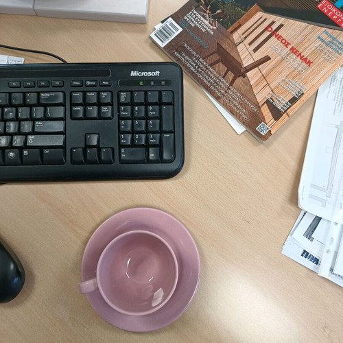 Pink coffee cup like new with saucer