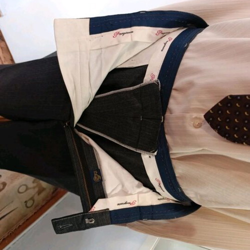 Christian de Paris men's suit like new, gray and black