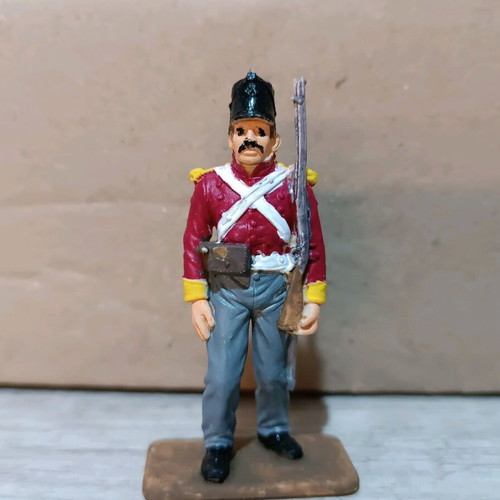 Military figures like new, plastic hand-painted scale 1/32