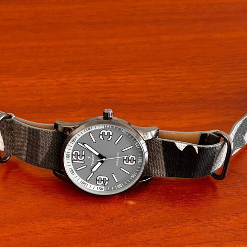 Thorton 9004121 watch like new with fabric strap and 30m water resistance