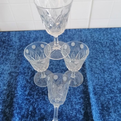 Harlequin crystal liqueur glasses set of 4 like new
