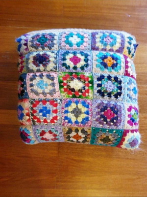 Vintage pillow with crochet granny squares, like new, large 60cm×60cm