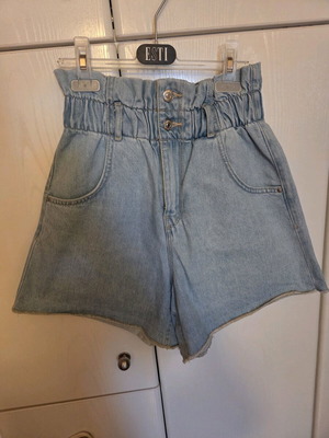 Zara denim shorts extra small like new, high waist, blue