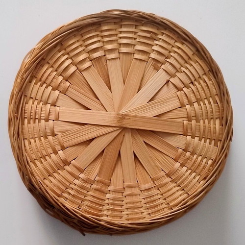 Set of 2 woven baskets like new, diameter 23 cm