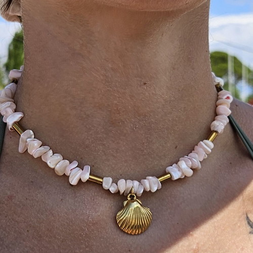 Handmade summer necklace new, pink and gold
