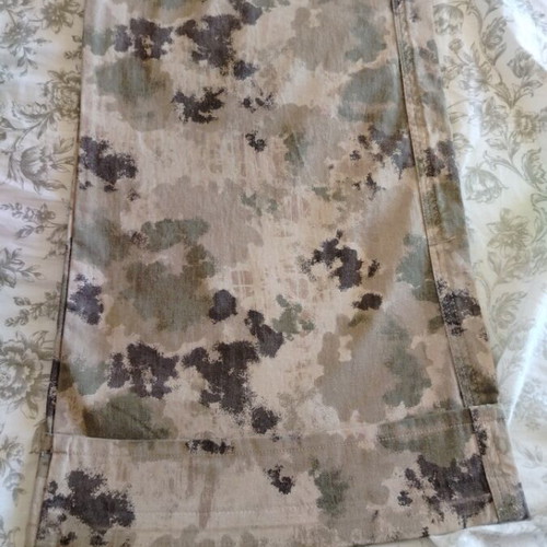 Bell-bottom pants with large square pockets, like new