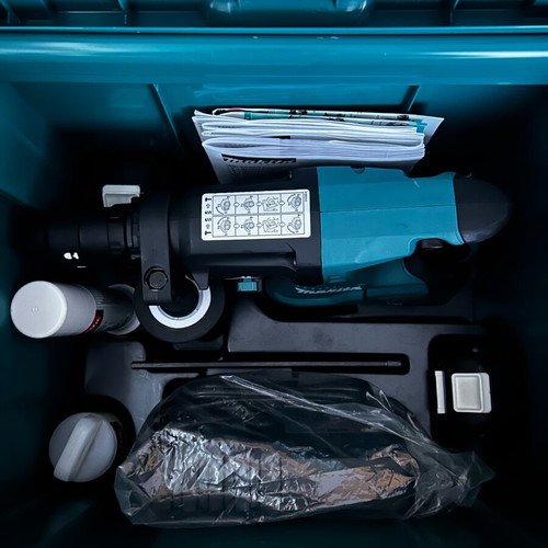 Makita DHR243 Brushless 18V Cordless Rotary Hammer Drill with 2x5Ah Batteries