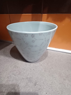 Vase-Planter like new