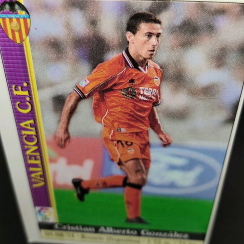 Kily Gonzalez Valencia 1999-2000 collectible card used