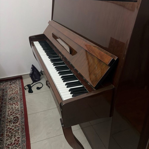 Piano like new condition