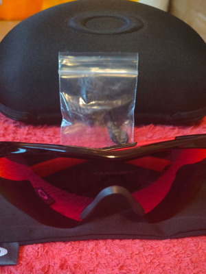Oakley M2 Frame XL PRIZM Sports Glasses like new, black and red