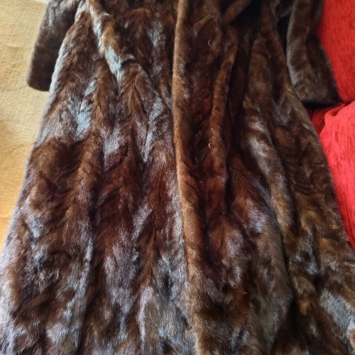 Brown mink fur coat like new, size large