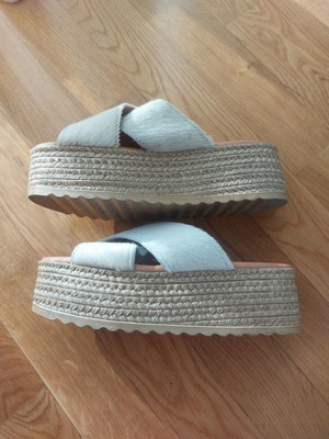 Flatforms leather size 37 like new beige and brown
