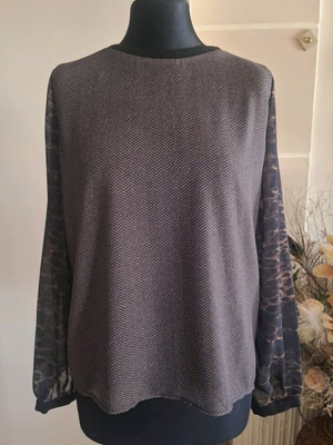 Maje brown shirt like new, size XS
