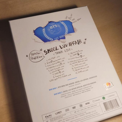 BTS Skool Luv Affair Special Edition CD and DVD like new