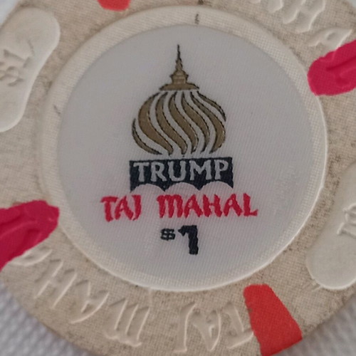 Rare collectible chip from Donald Trump's Taj Mahal casino like new