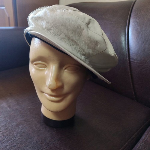 Leather women's beige hat made of genuine leather like new, size XXL