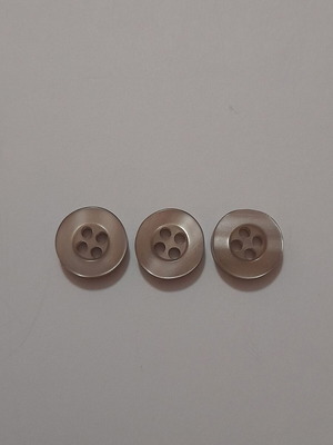 Set of beige buttons with pearl effect, new, 3 pieces