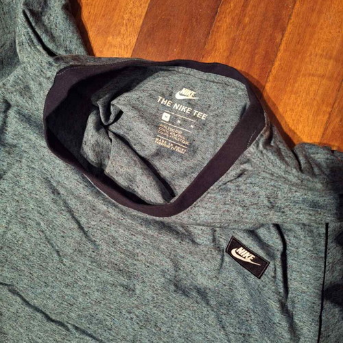 Nike sports shirt size M like new, unworn
