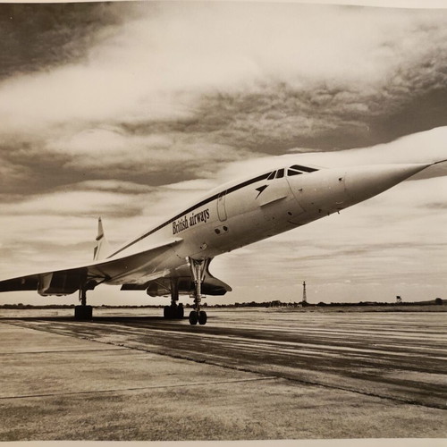 Concord Air France and British Airways 5 black and white photos used