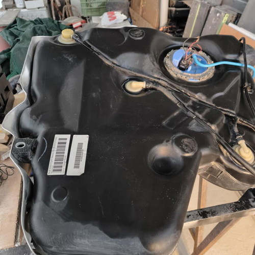 Skoda Octavia 5 Tsi gasoline fuel tank like new with pump