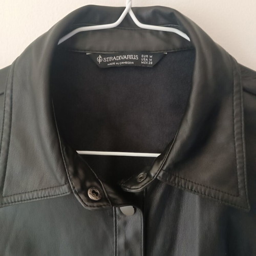 Stradivarius μαύρο πουκάμισο overshirt δερματίνη μέγεθος M σαν καινούργιο