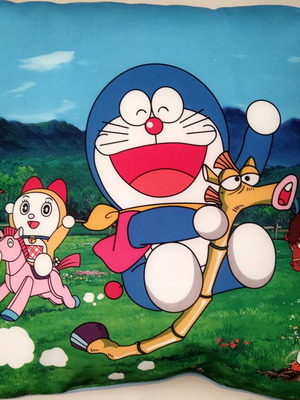 Παιδικό διακοσμητικό μαξιλάρι Doraemon καινούργιο, ξύλινο αλογάκι