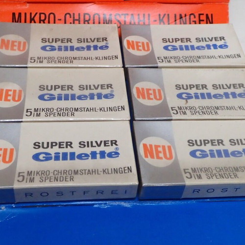 Vintage Gillette Super Silver dispenser sealed with 5 double-edged blades