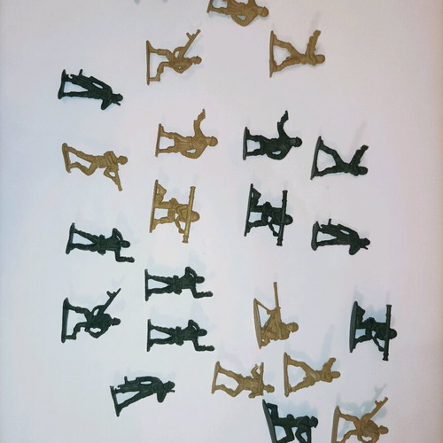 Plastic toy soldiers like new, 23 pieces