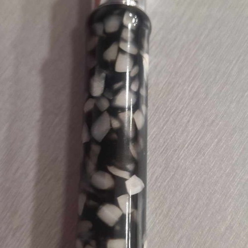 Slim lighter with Mother of Perl designs new, requires gas