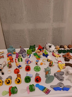 Figures used, single piece