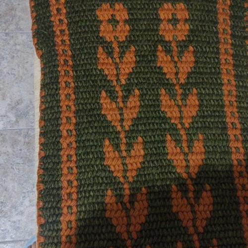 Knitted wool rug like new