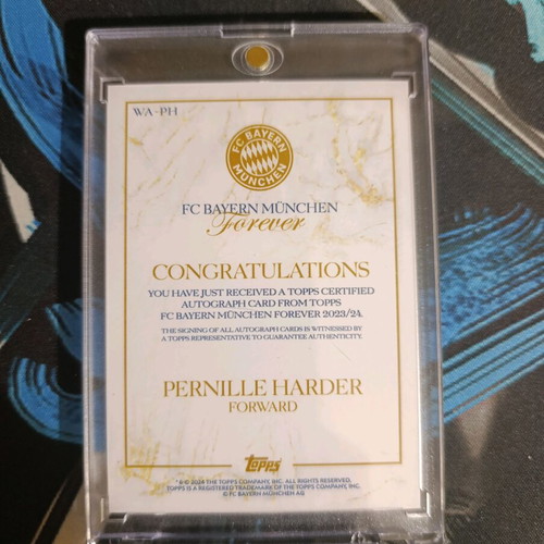 Pernille Harder Bayern Forever auto card like new