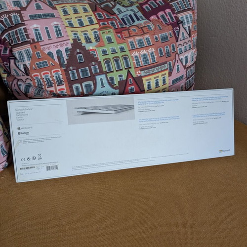 Microsoft Surface UK Key Layout Wireless Keyboard like new, silver