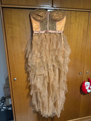 Formal dress like new, gold color, size M-L with tulle and lace