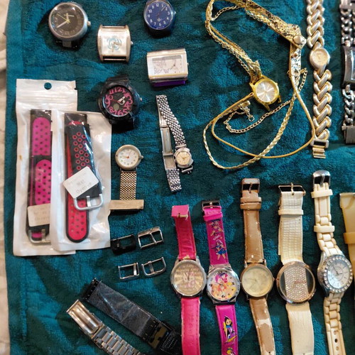 Lot of 45 wristwatches used, unisex, including Adidas and more