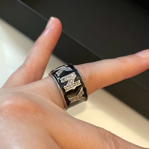 DKNY ring authentic silver and alpaca used with zircon