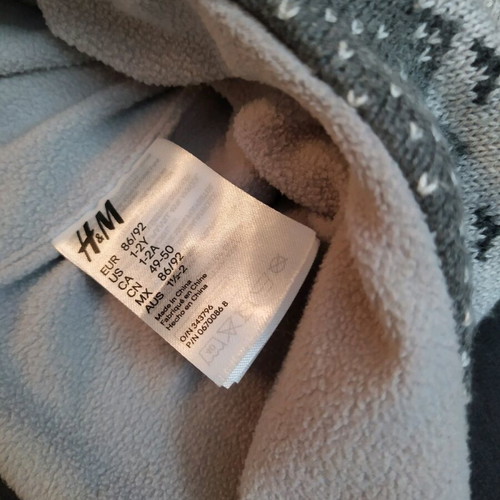Children's hat 1-2 years like new, very warm